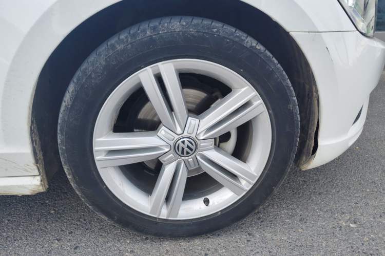 Used Volkswagen Lamando 2017 280TSI DSG Comfort Edition Exterior 1