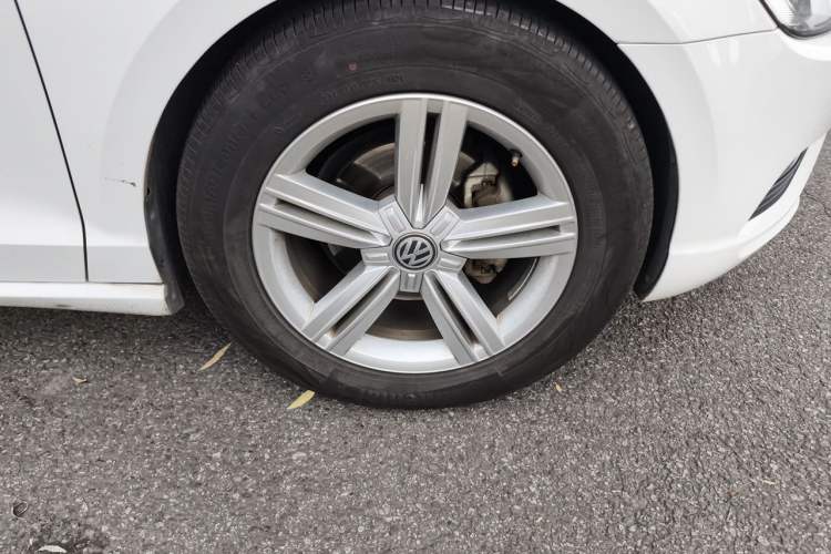 Used Volkswagen Lamando 2017 280TSI DSG Comfort Edition Exterior 1