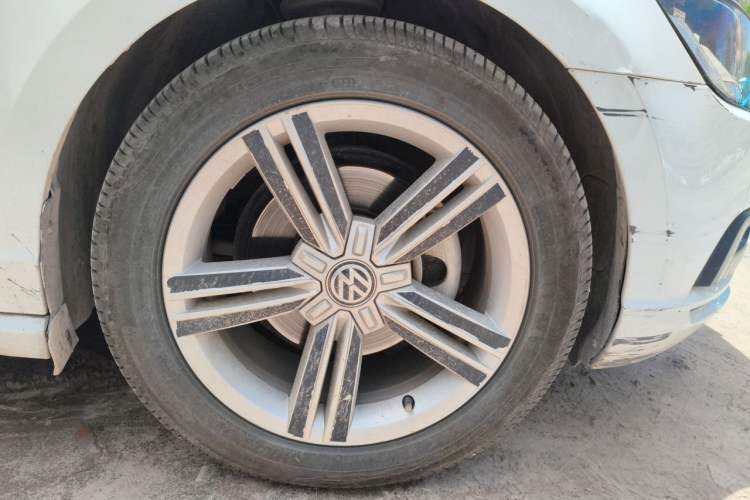 Used Volkswagen Lamando 2017 280TSI DSG Comfort Edition Exterior 1