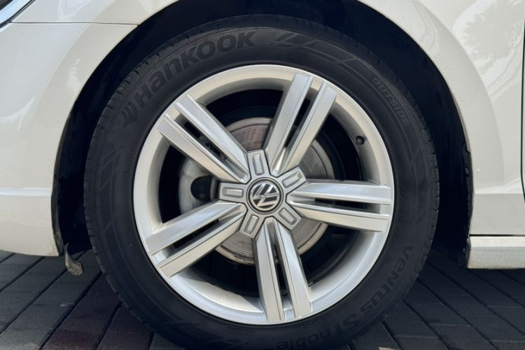 Used Volkswagen Lamando 2017 280TSI DSG Comfort Edition Exterior 1