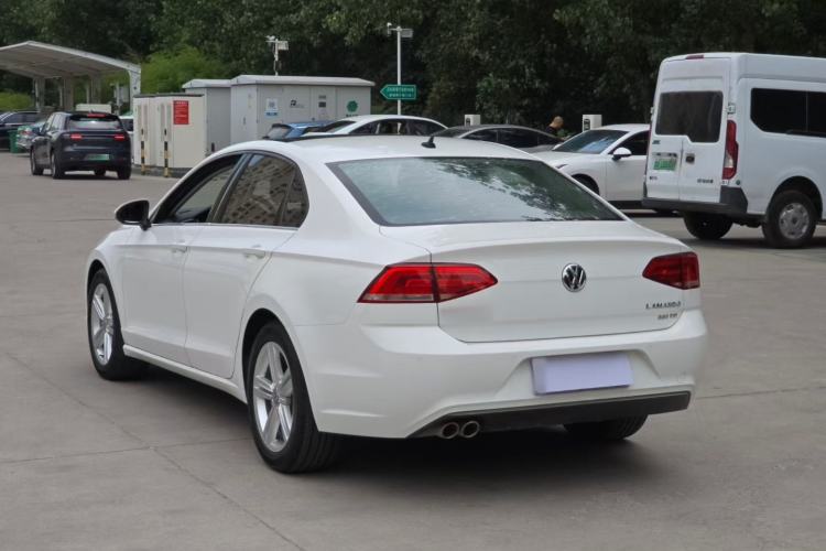 Used Volkswagen Lamando 2017 280TSI DSG Comfort Edition Exterior 2