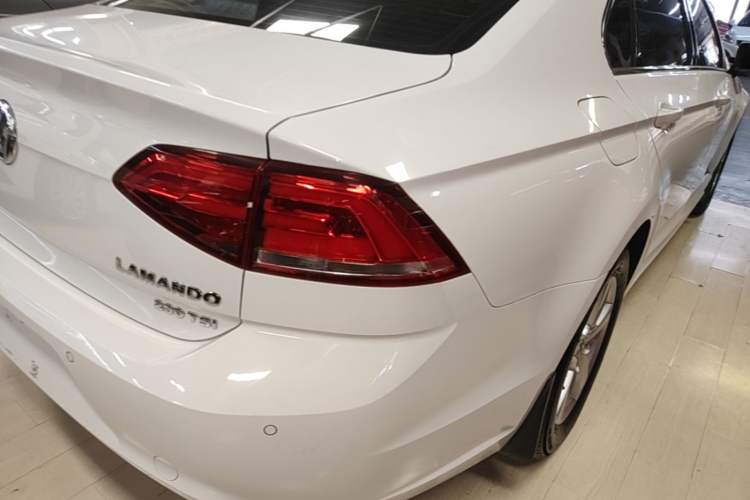 Used Volkswagen Lamando 2017 230TSI DSG Fashion Edition Exterior 3