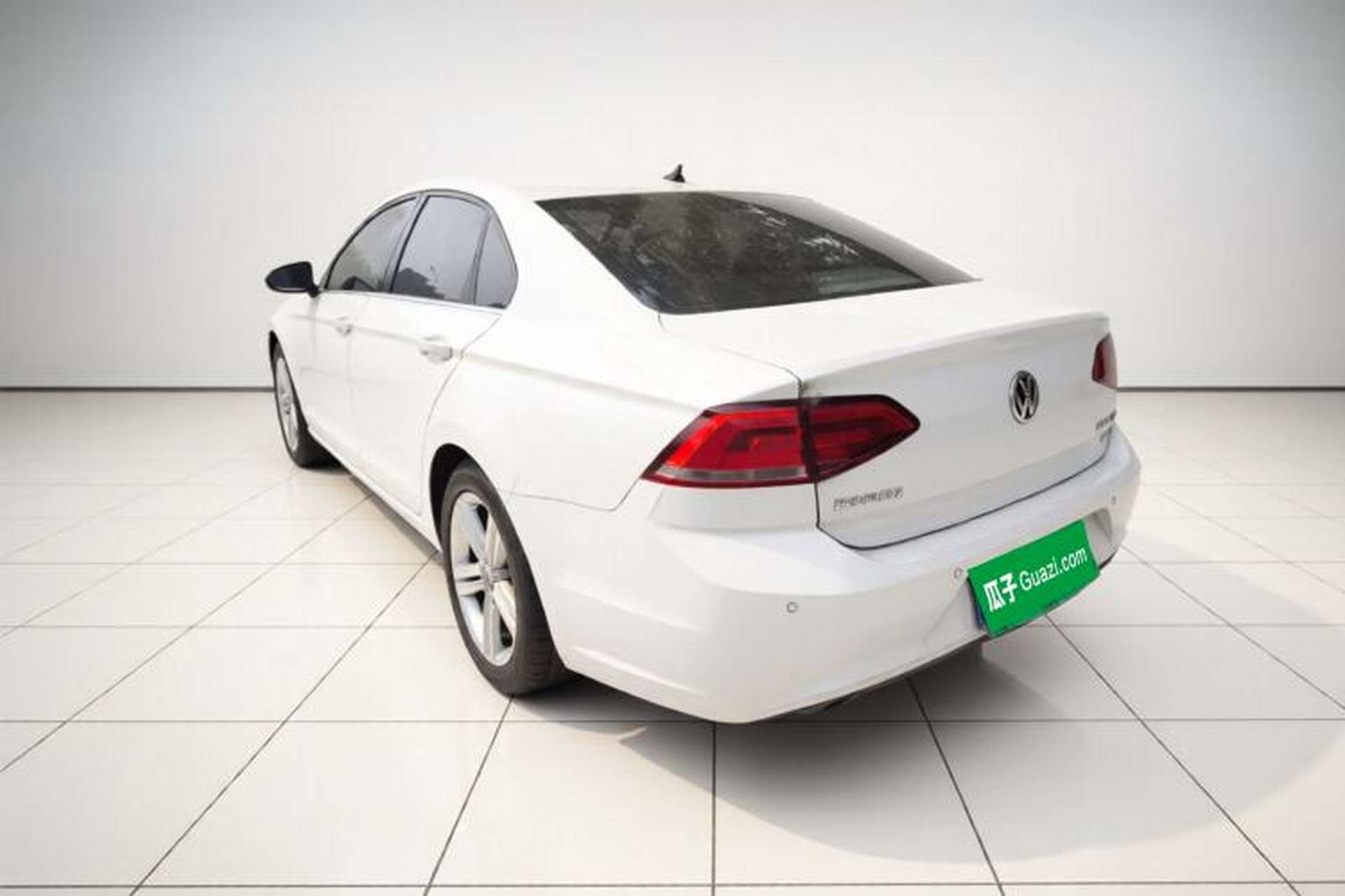 Used Volkswagen Lamando 2017 280TSI DSG Comfort Edition Exterior 3