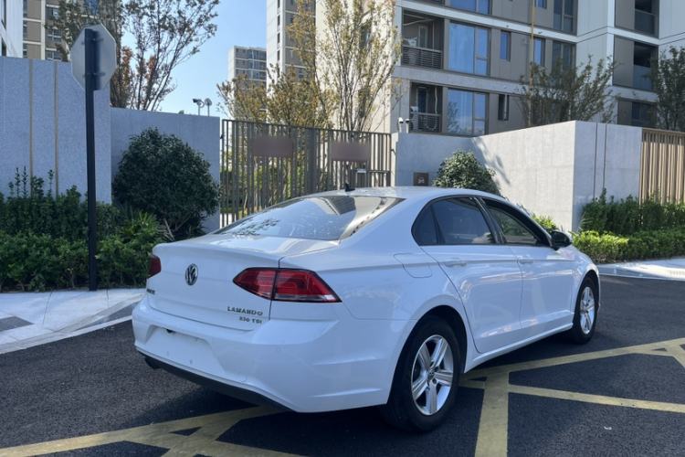 Used Volkswagen Lamando 2017 230TSI DSG Fashion Edition Exterior 3
