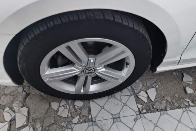 Used Volkswagen Lamando 2017 280TSI DSG Comfort Edition Exterior 4