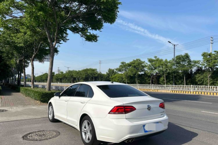 Used Volkswagen Lamando 2017 280TSI DSG Comfort Edition Exterior 4