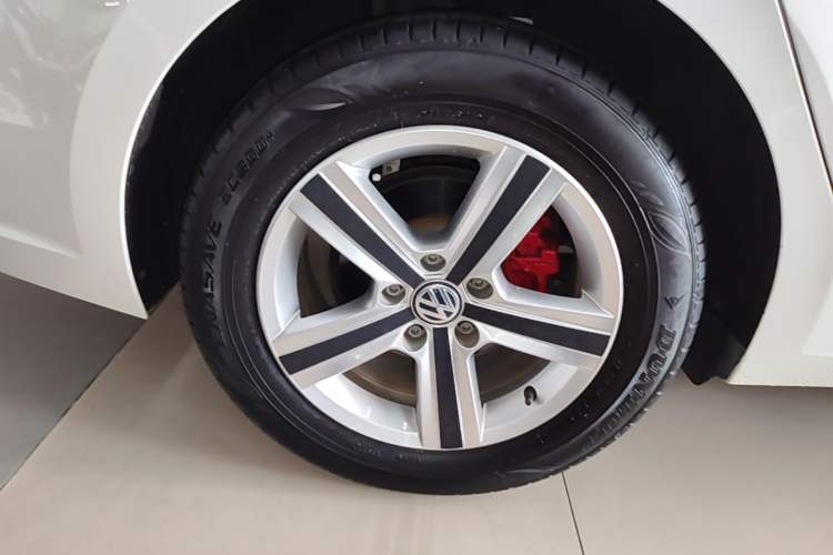 Used Volkswagen Lamando 2017 230TSI Manual Trend Edition Exterior 5