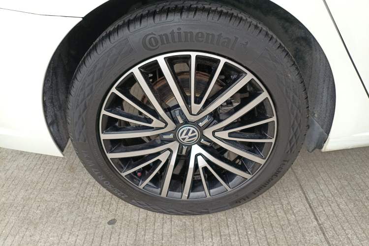 Used Volkswagen Lamando 2017 280TSI DSG Luxury Edition Exterior 5