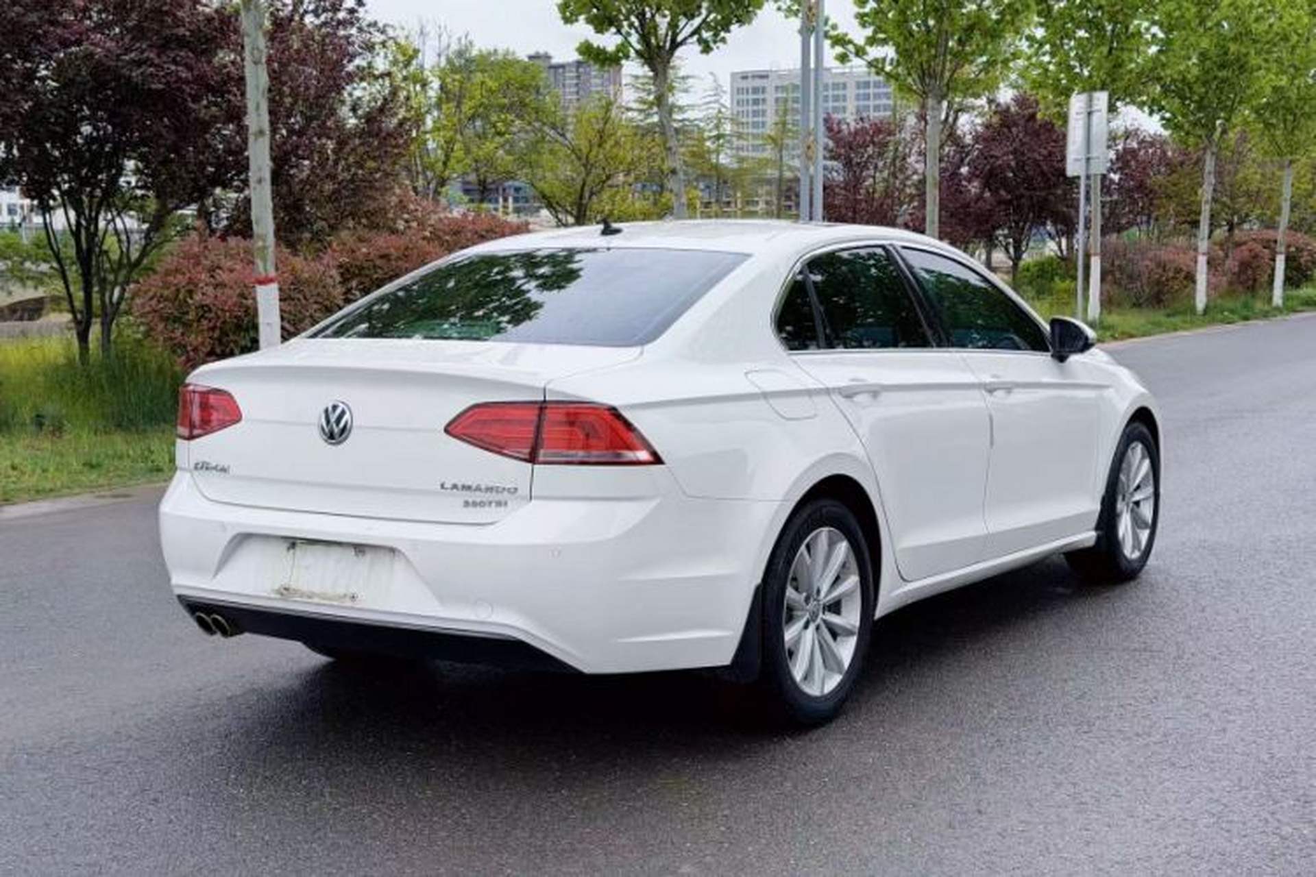 Used Volkswagen Lamando 2017 280TSI DSG Comfort Edition Exterior 6