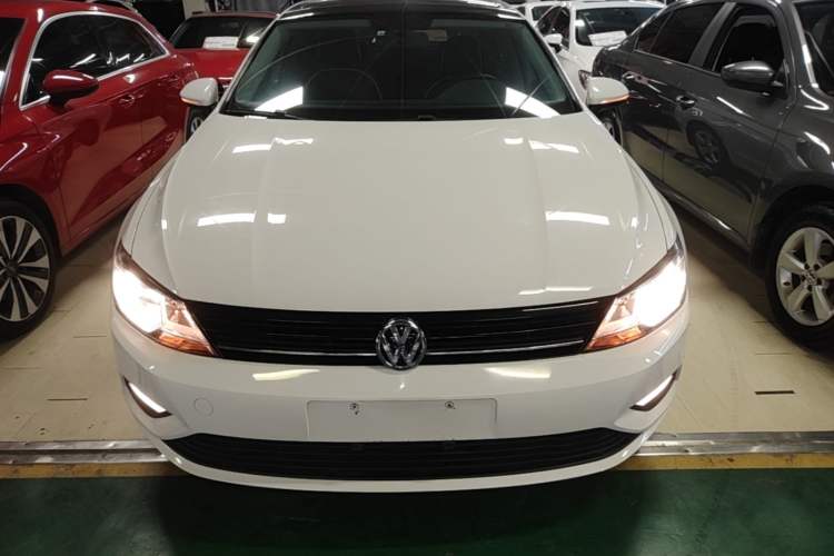 Used Volkswagen Lamando 2017 230TSI DSG Fashion Edition Front