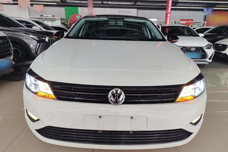 Used Volkswagen Lamando 2017 230TSI Manual Trend Edition Front