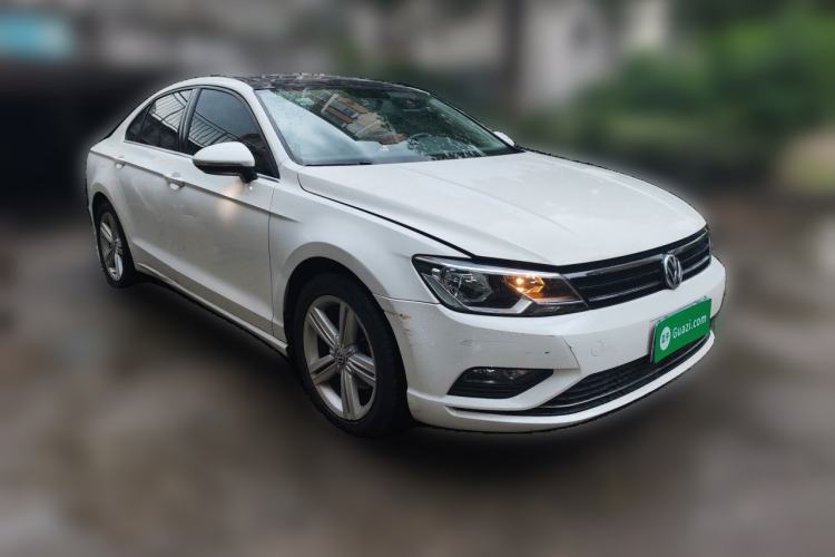 Used Volkswagen Lamando 2017 280TSI DSG Comfort Edition Front Right 45 Deg