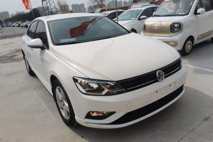 Used Volkswagen Lamando 2017 230TSI DSG Fashion Edition Front Right 45 Deg