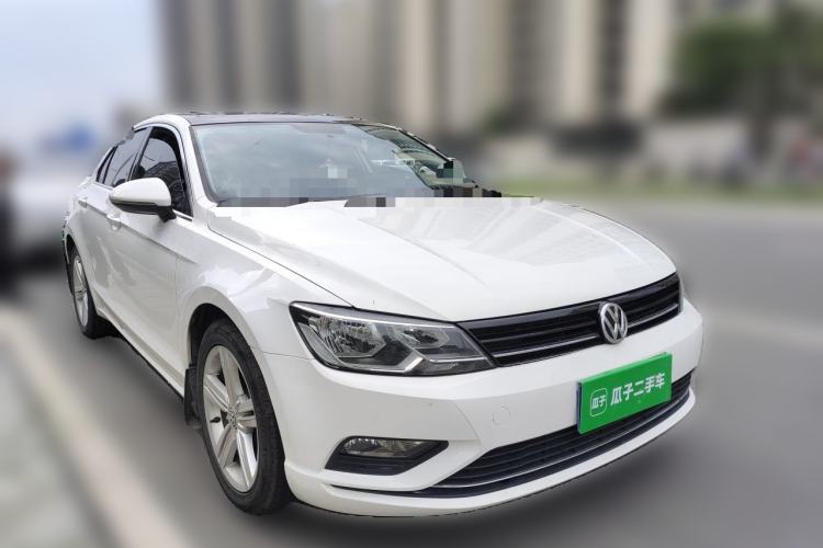 Used Volkswagen Lamando 2017 280TSI DSG Comfort Edition Front Right 45 Deg