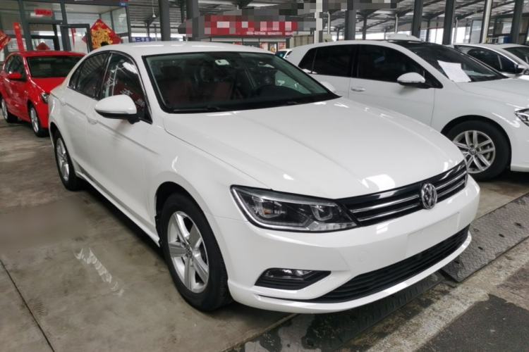 Used Volkswagen Lamando 2017 230TSI DSG Fashion Edition Front Right 45 Deg