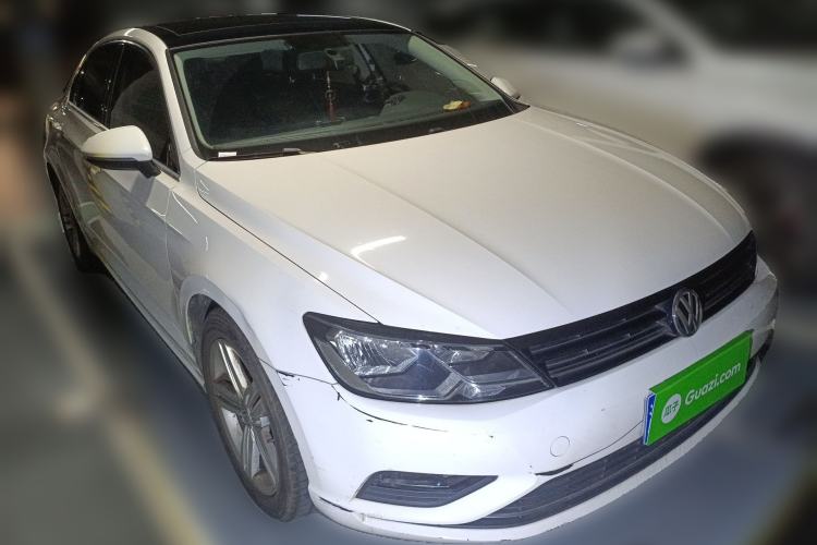 Used Volkswagen Lamando 2017 280TSI DSG Comfort Edition Front Right 45 Deg