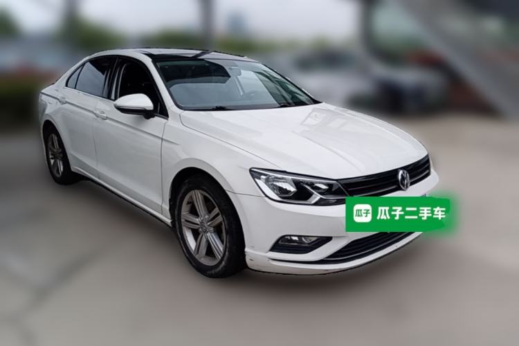 Used Volkswagen Lamando 2017 280TSI DSG Comfort Edition Front Right 45 Deg