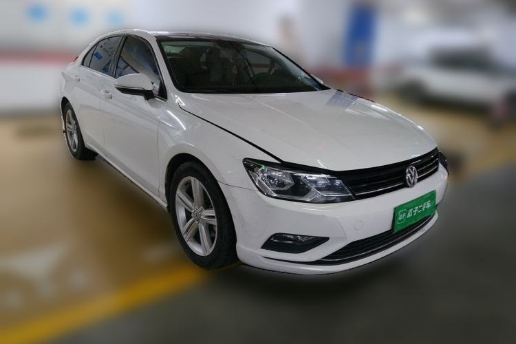 Used Volkswagen Lamando 2017 280TSI DSG Comfort Edition Front Right 45 Deg