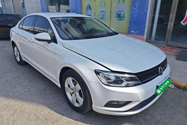 Used Volkswagen Lamando 2017 230TSI DSG Fashion Edition Front Right 45 Deg