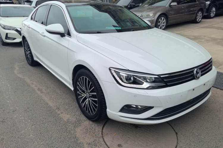 Used Volkswagen Lamando 2017 280TSI DSG Luxury Edition Front Right 45 Deg