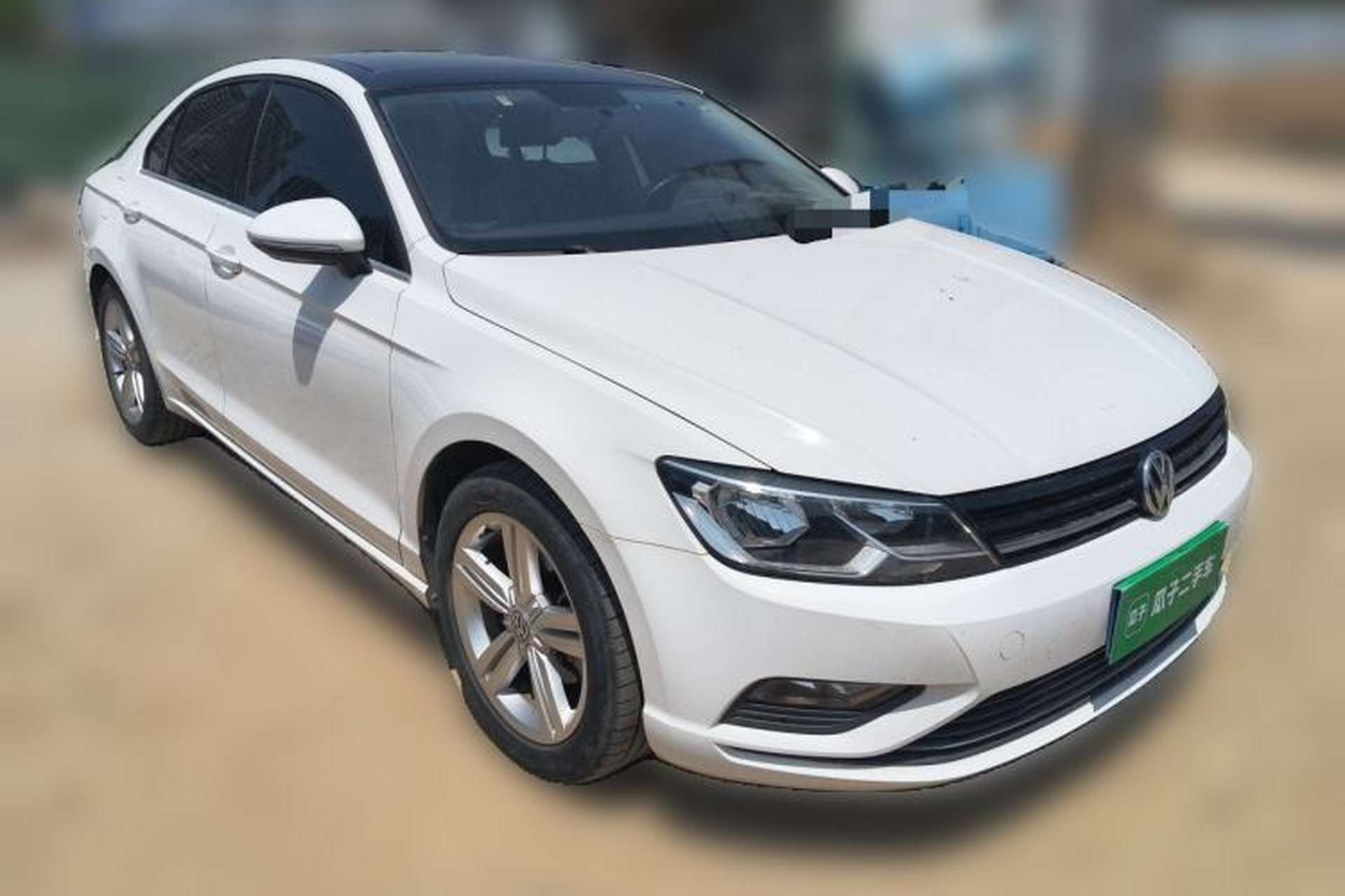 Used Volkswagen Lamando 2017 280TSI DSG Comfort Edition Front Right 45 Deg