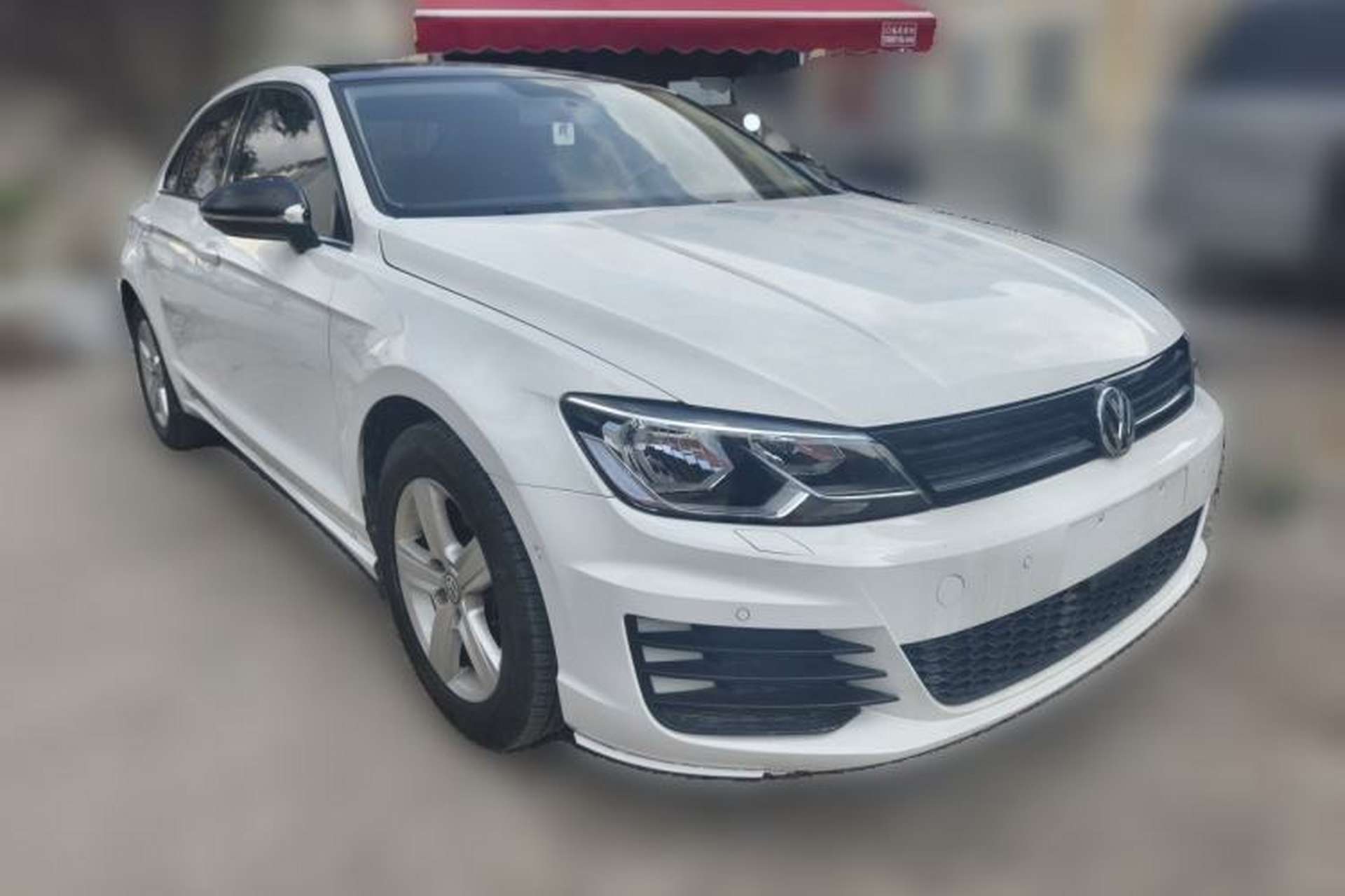 Used Volkswagen Lamando 2017 230TSI DSG Fashion Edition Front Right 45 Deg