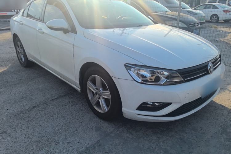 Used Volkswagen Lamando 2017 230TSI DSG Fashion Edition Front Right 45 Deg