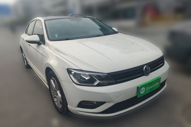 Used Volkswagen Lamando 2017 230TSI DSG Fashion Edition Front Right 45 Deg