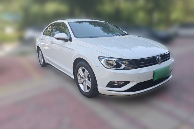 Used Volkswagen Lamando 2017 230TSI DSG Fashion Edition Front Right 45 Deg