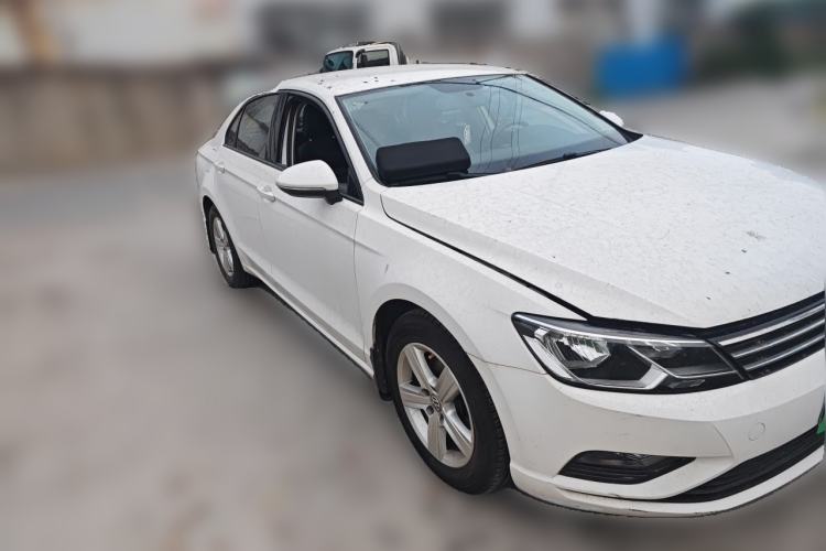 Used Volkswagen Lamando 2017 230TSI DSG Fashion Edition Front Right 45 Deg