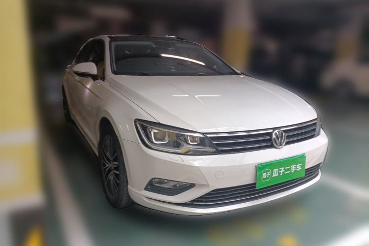 Used Volkswagen Lamando 2017 280TSI DSG Luxury Edition Front Right 45 Deg