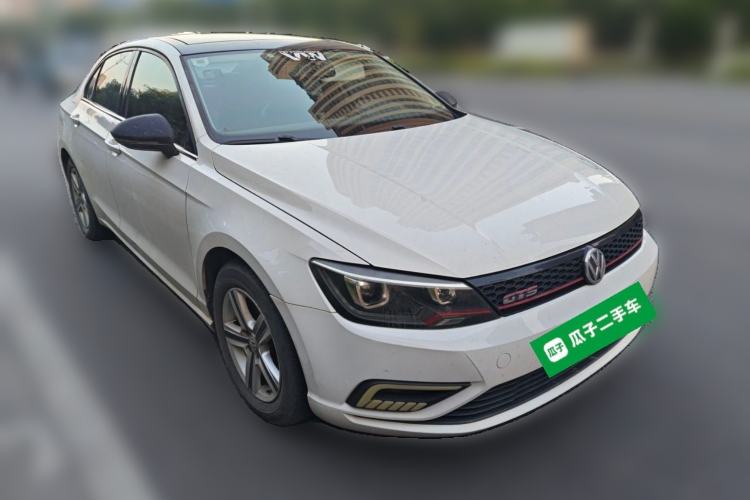Used Volkswagen Lamando 2017 230TSI DSG Fashion Edition Front Right 45 Deg