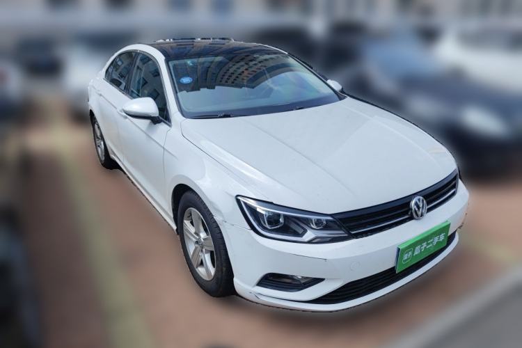 Used Volkswagen Lamando 2017 230TSI DSG Fashion Edition Front Right 45 Deg