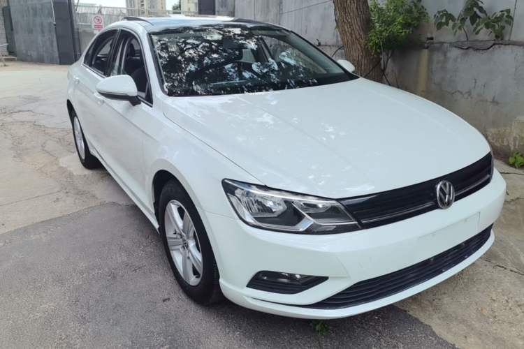 Used Volkswagen Lamando 2017 230TSI DSG Fashion Edition Front Right 45 Deg