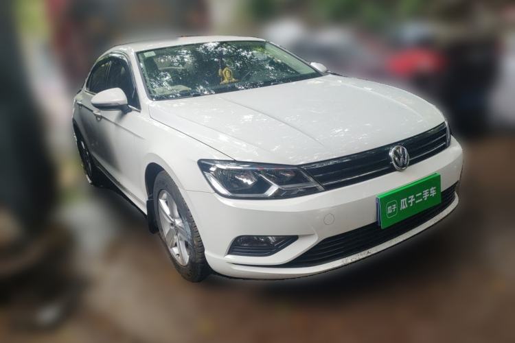 Used Volkswagen Lamando 2017 230TSI DSG Fashion Edition Front Right 45 Deg