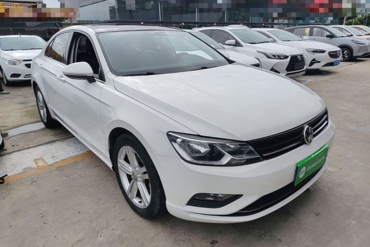 Used Volkswagen Lamando 2017 280TSI DSG Comfort Edition Front Right 45 Deg