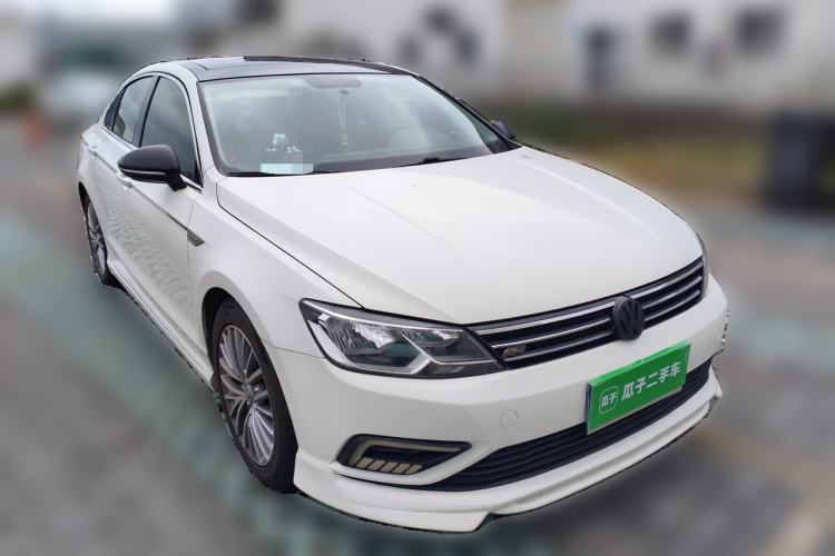 Used Volkswagen Lamando 2017 230TSI DSG Fashion Edition Front Right 45 Deg