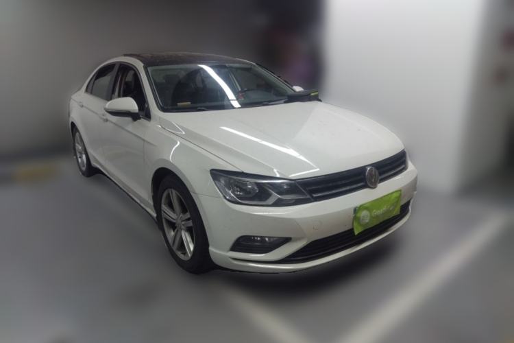 Used Volkswagen Lamando 2017 280TSI DSG Comfort Edition Front Right 45 Deg