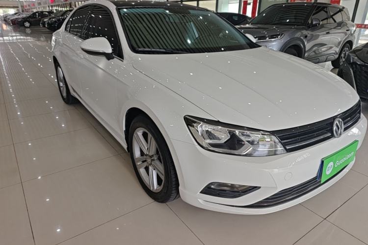 Used Volkswagen Lamando 2017 280TSI DSG Comfort Edition Front Right 45 Deg