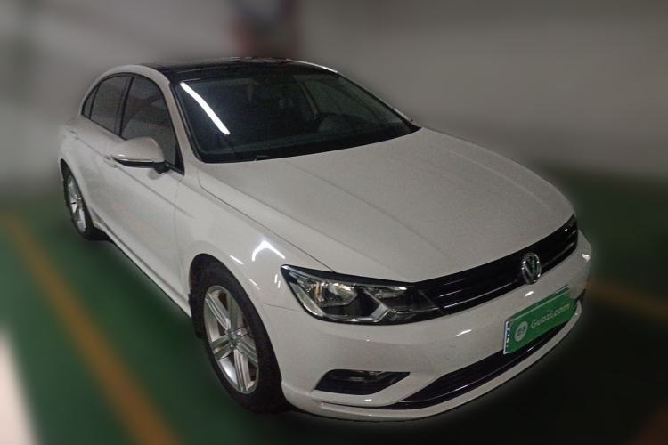 Used Volkswagen Lamando 2017 280TSI DSG Comfort Edition Front Right 45 Deg