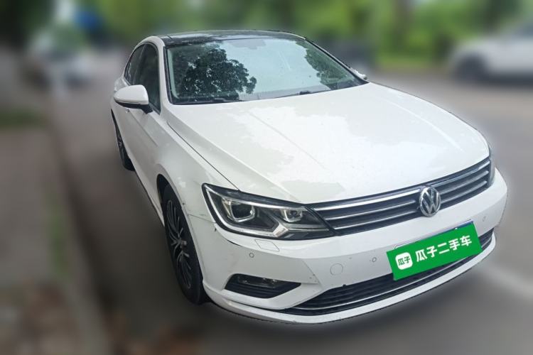 Used Volkswagen Lamando 2017 280TSI DSG Luxury Edition Front Right 45 Deg