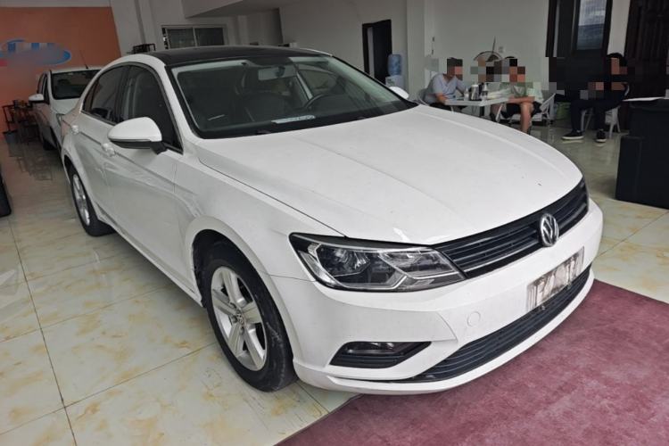 Used Volkswagen Lamando 2017 230TSI DSG Fashion Edition Front Right 45 Deg
