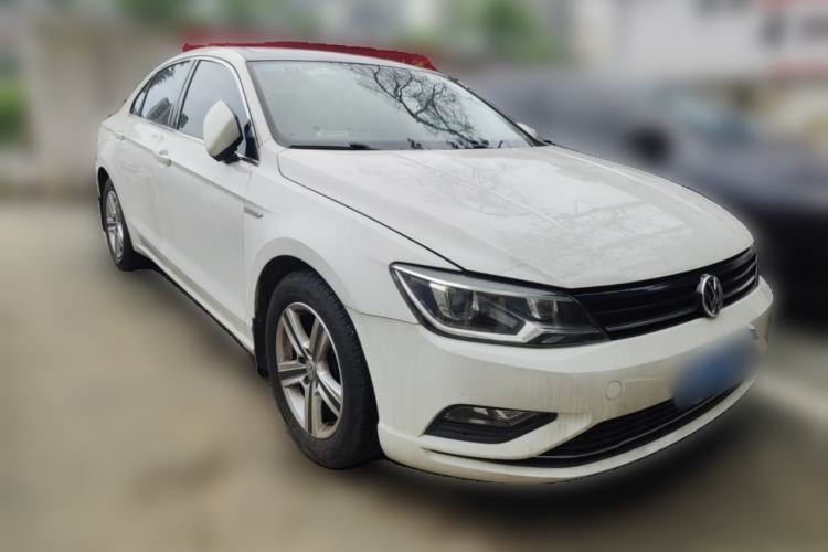 Used Volkswagen Lamando 2017 230TSI DSG Fashion Edition Front Right 45 Deg