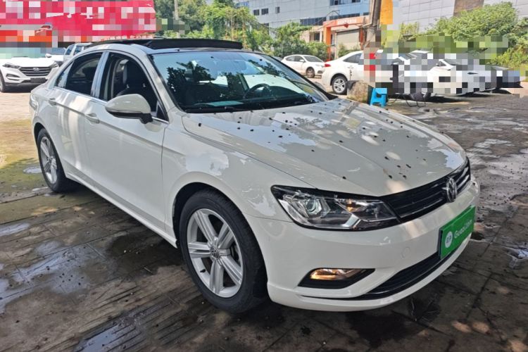 Used Volkswagen Lamando 2017 280TSI DSG Comfort Edition Front Right 45 Deg
