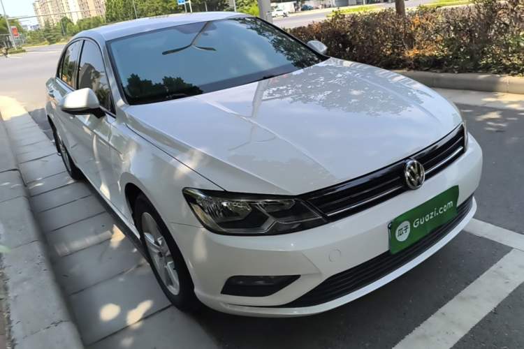 Used Volkswagen Lamando 2017 230TSI DSG Fashion Edition Front Right 45 Deg