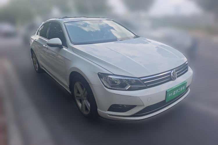 Used Volkswagen Lamando 2017 280TSI Manual Comfort Edition Front Right 45 Deg