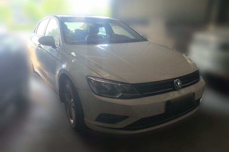 Used Volkswagen Lamando 2017 280TSI DSG Comfort Edition Front Right 45 Deg