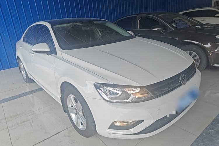 Used Volkswagen Lamando 2017 230TSI DSG Fashion Edition Front Right 45 Deg