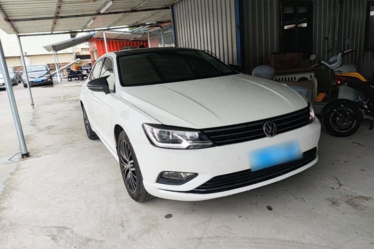 Used Volkswagen Lamando 2017 280TSI DSG Luxury Edition Front Right 45 Deg
