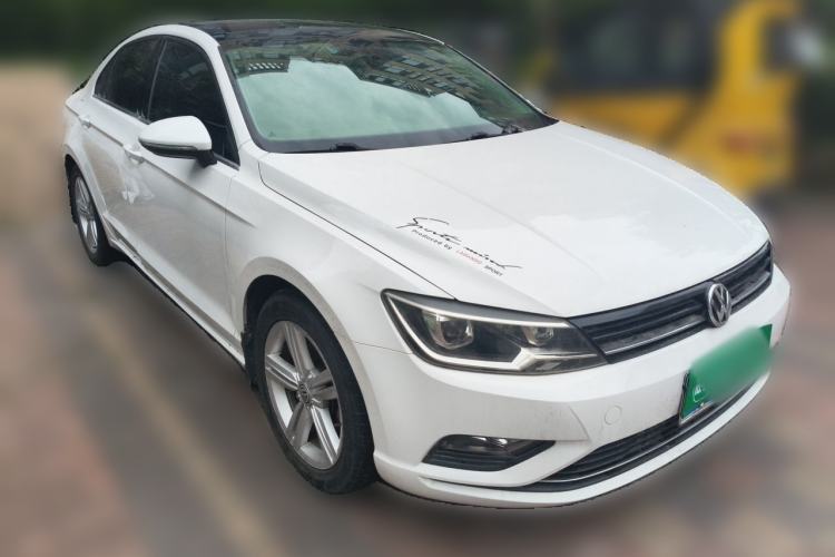 Used Volkswagen Lamando 2017 280TSI Manual Comfort Edition Front Right 45 Deg
